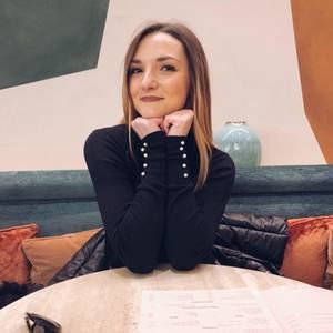 Meet your Posher, Caroline